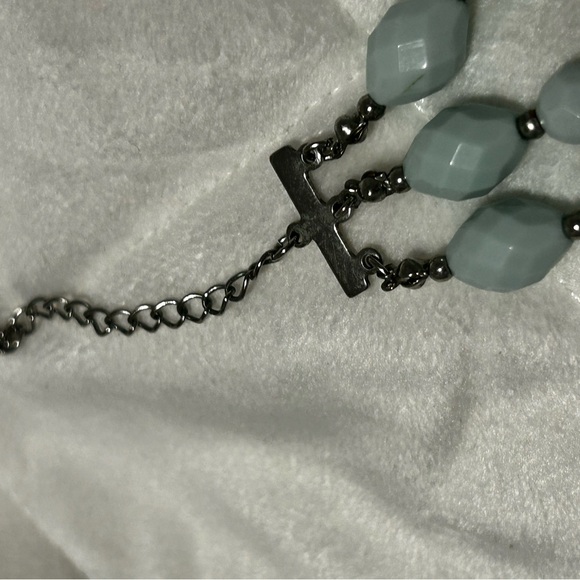 Three Layer Mint Color Necklace - Picture 5 of 6